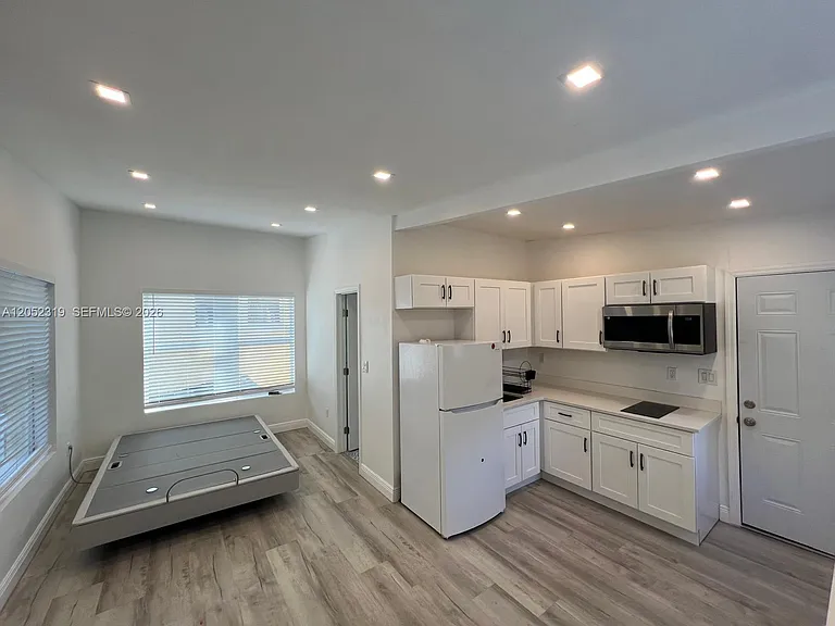 1612 Harrison St #11 — Photo 1