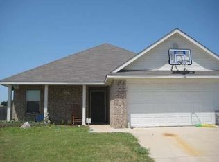 2107 Memphis St, Ennis, TX 75119