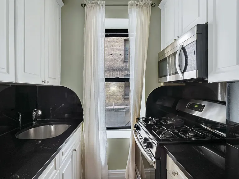 15 W 107th St #1 — Photo 6