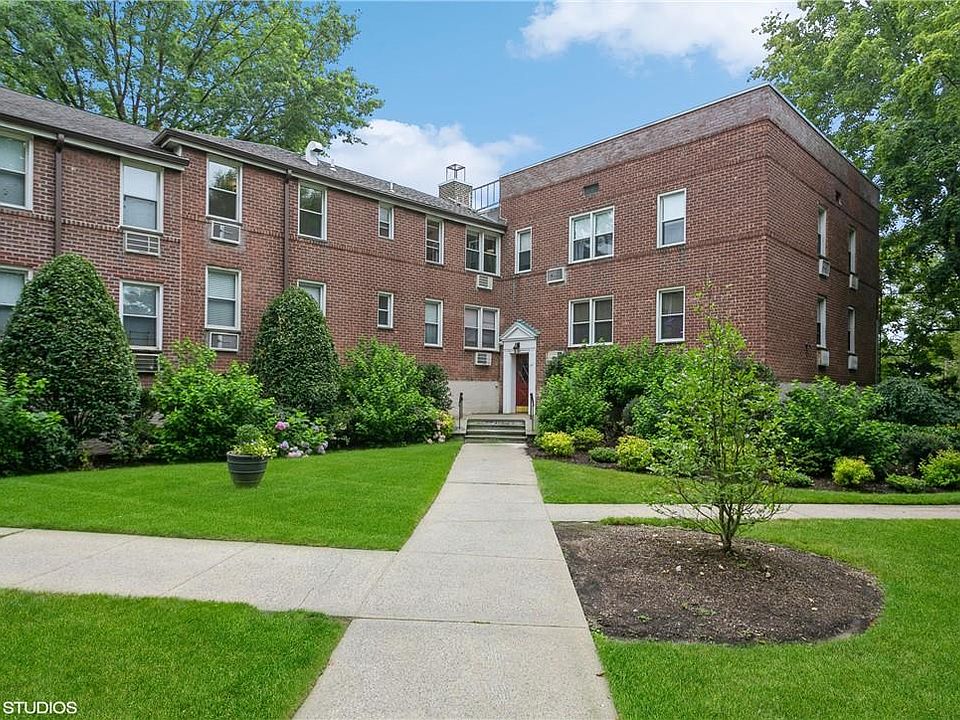 1st image of 701 Palmer Court #2A