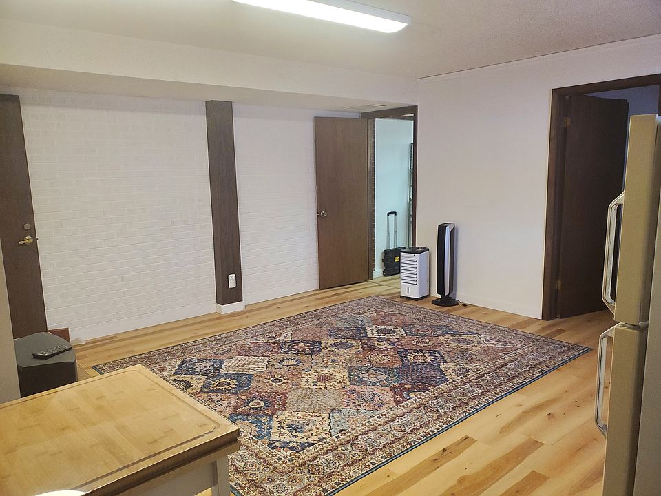 14 x 15' Living room view from kitchen.