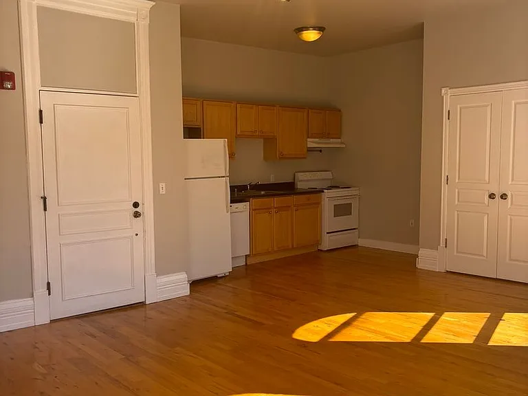 753-755 Saint Helens Ave — Photo 2