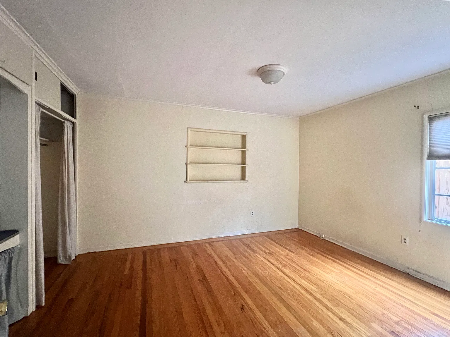 4 bed, 1876 sqft, $5,500 — Photo 3