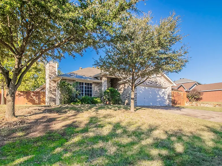 436 Hillside Dr — Photo 3