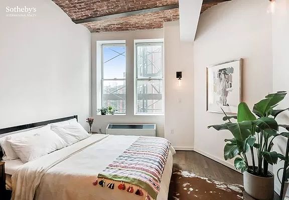 4th image of 9 Barrow St APT 5H