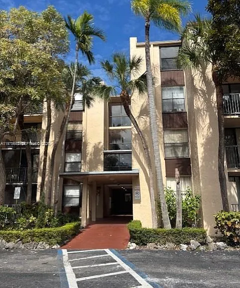 14211 N Kendall Dr #109E — Photo 1