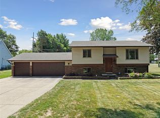 3395 W Maple Rd, Wixom, MI 48393