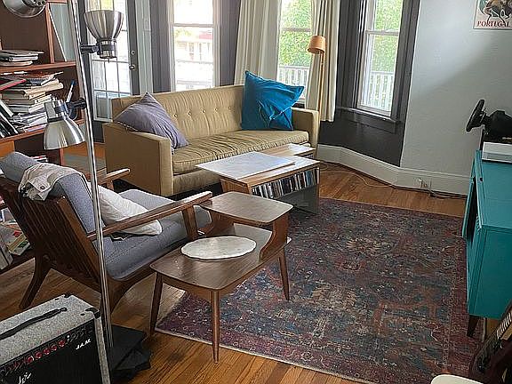 Upstairs living rm