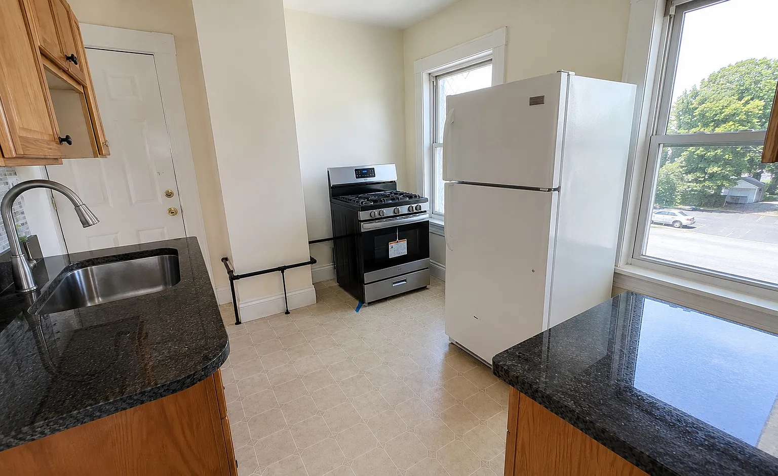 2 bed, $2,100 — Photo 4