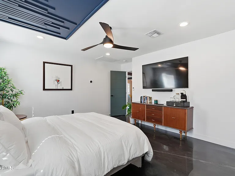 2812 N 71st Pl — Photo 31