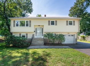 21 Groverville Rd, Parsippany, NJ 07054