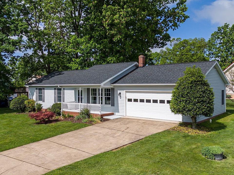 1st image of 1690 Park Lawn Dr