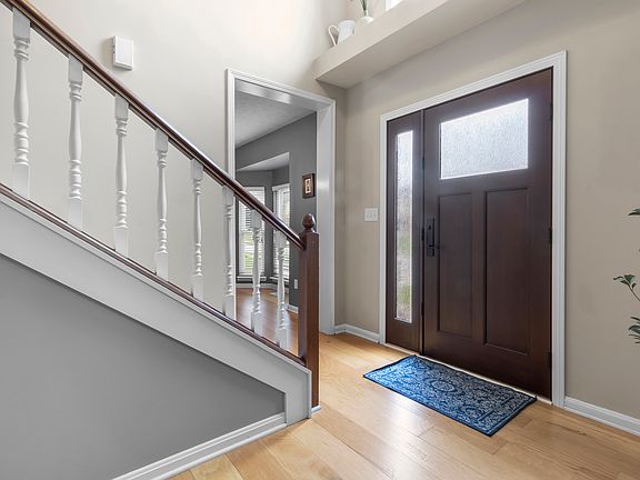 3rd image of 680 Shannon Ct
