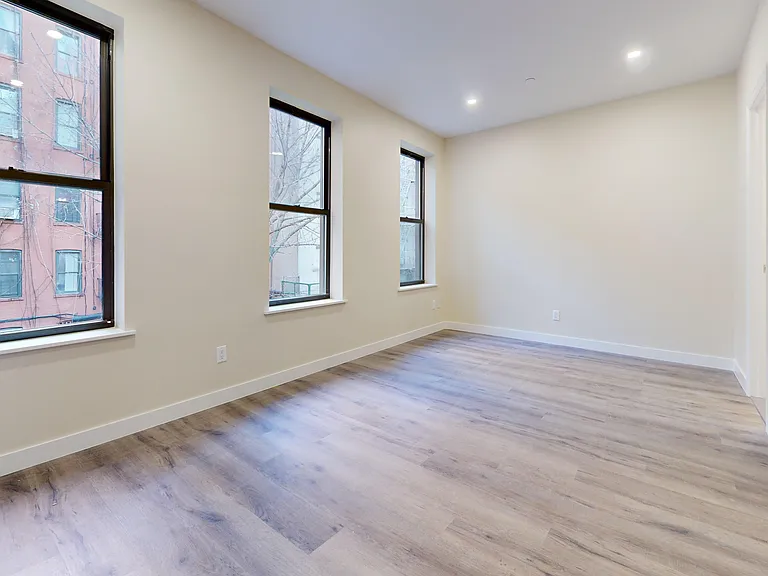 317 W 48th St #3R — Photo 3