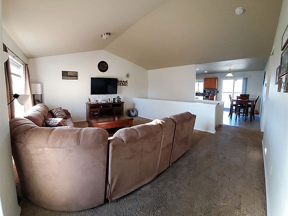 2nd image of 17203 E Knox Ave