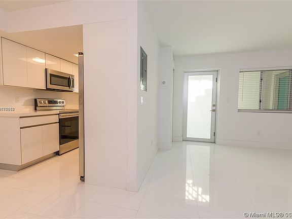 5th image of 3755 NE 167th St APT 28