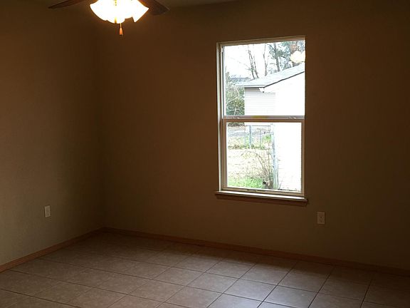 3rd image of 1109 Flat Rock Cir #A