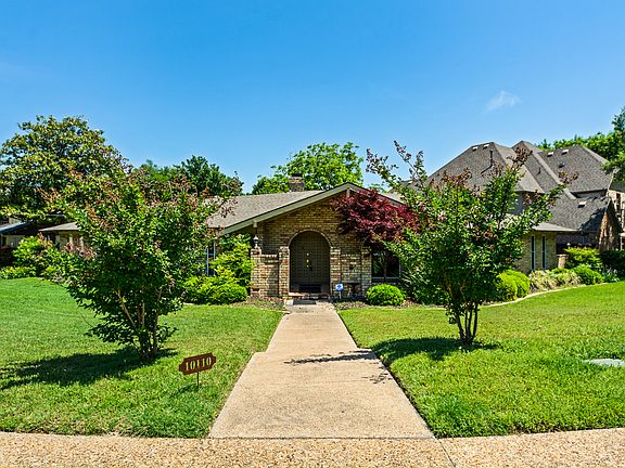 2nd image of 10110 Robin Hill Ln