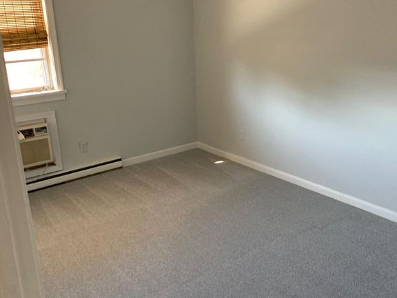 4th image of 228 Monticello Ave #10