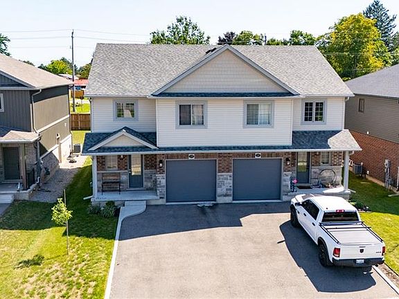 3rd image of 39 Amber St