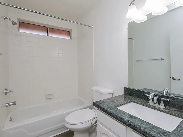 2282 W Park Ave — Photo 15