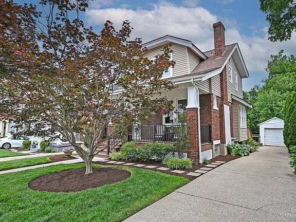 4th image of 2424 Lysle Ln