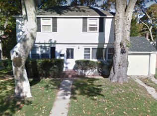 10 W Loines Ave, Merrick, NY 11566