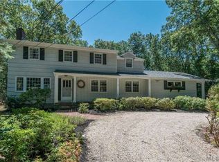 10 Pine Rd, Stony Brook, NY 11790
