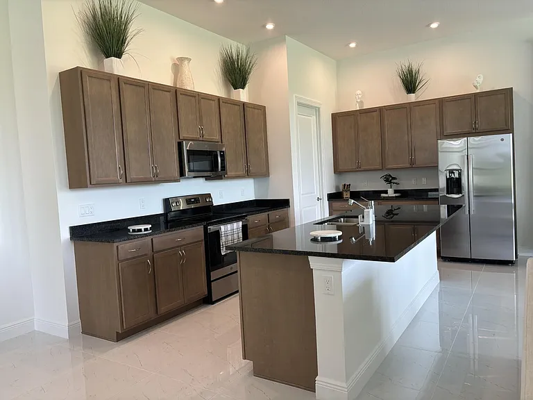 10231 SW Latium Way — Photo 15