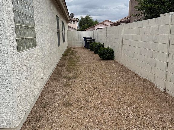 4th image of 2802 E TULSA Street