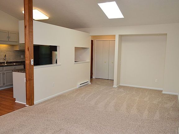 5th image of 1067 Brookfield Dr