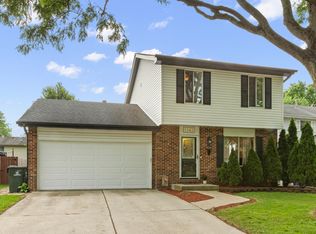 1142 Greensfield Dr, Naperville, IL 60563