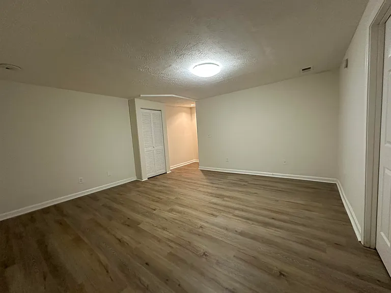 1801 Queen Anne Ct — Photo 22