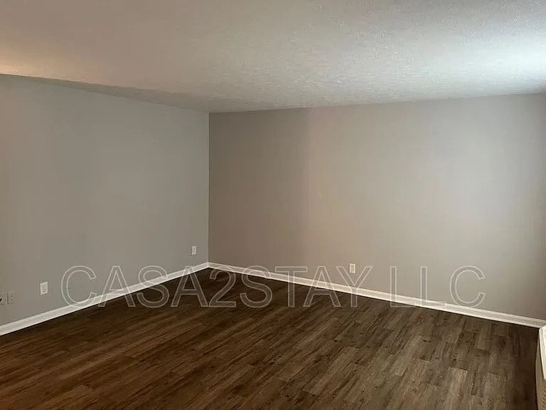 4915 Saddlebrook Ln #15 — Photo 2