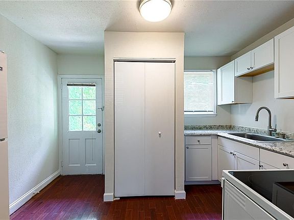 5th image of 173 Merritt St SE #173