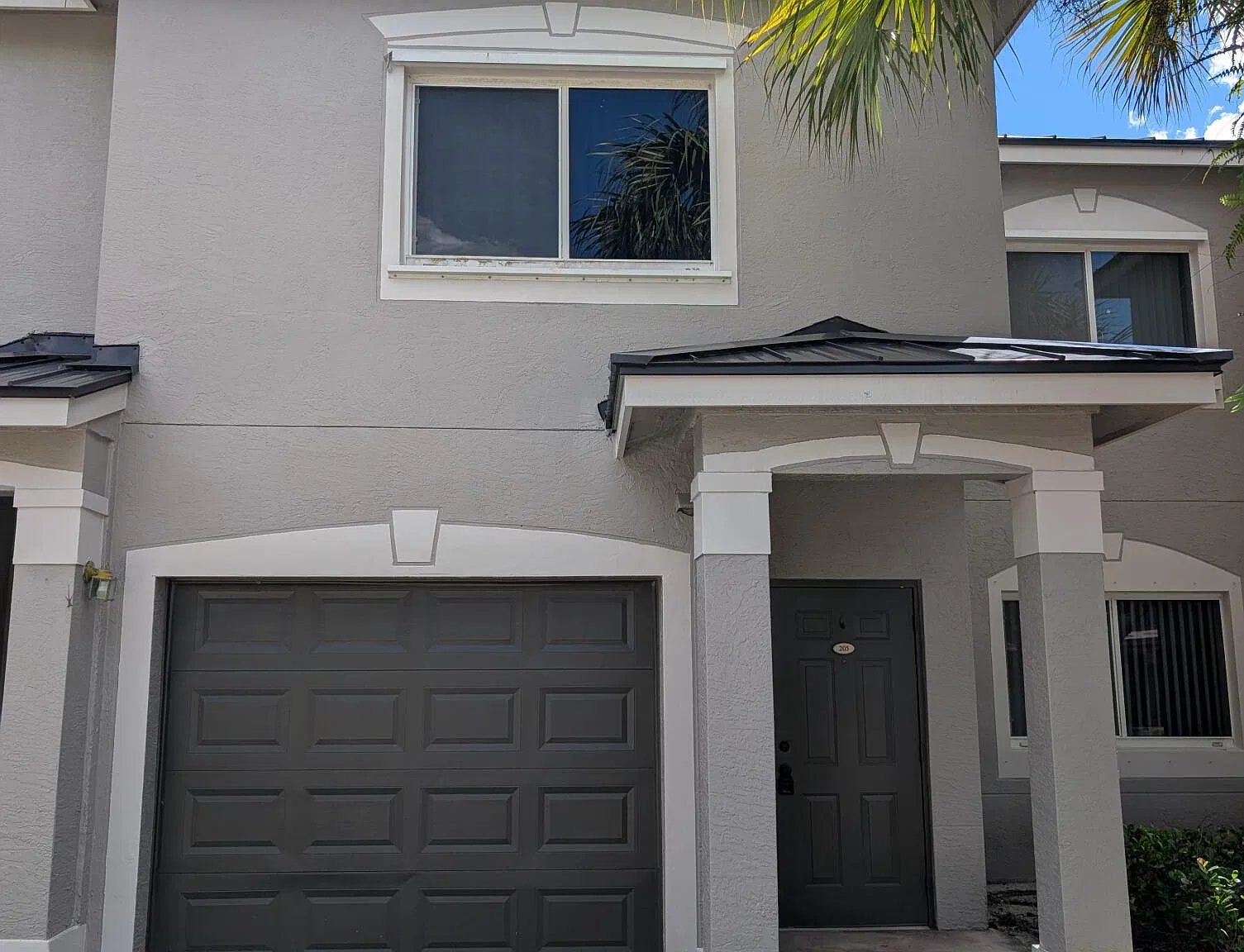 3 bed, 2.0 bath, 1204 sqft, $2,395 — Photo 1