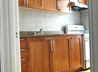 31-56 34th St #C3, Astoria, NY 11106