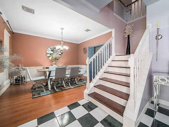 5th image of 2730 W Oaks Blvd