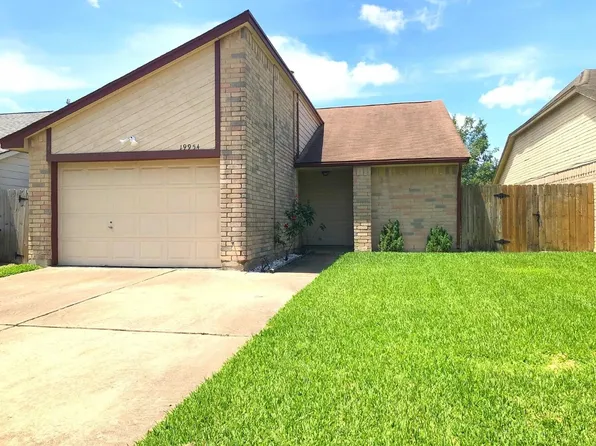 19954 Stoney Haven Dr, Cypress, TX 77433