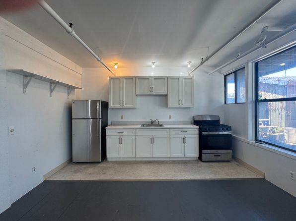 419 Peterson St #11