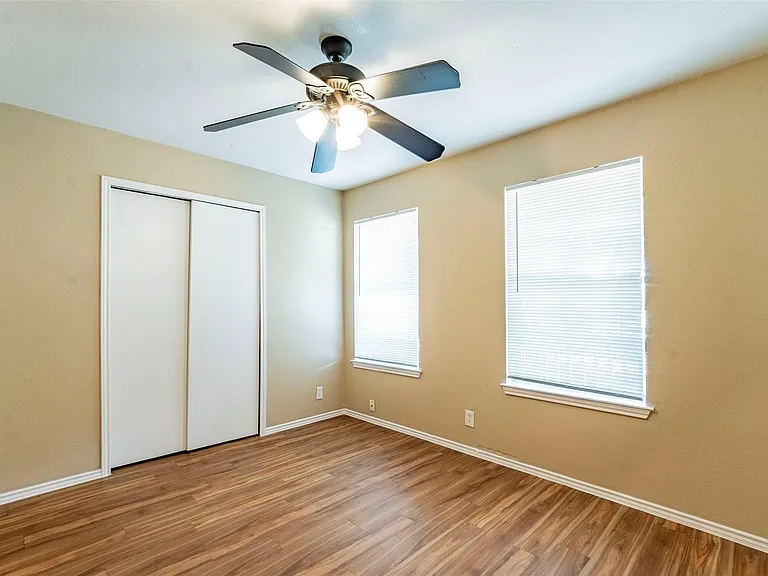 207 Mitchell Dr — Photo 16