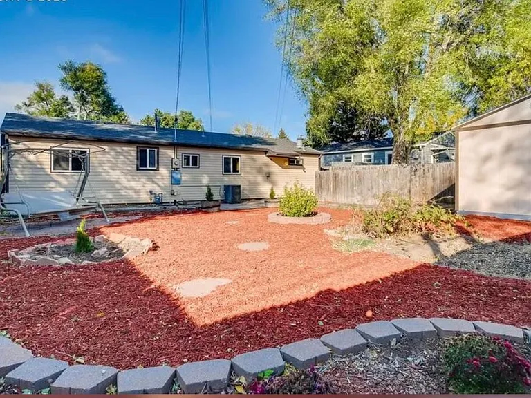 311 Redwood Dr — Photo 10