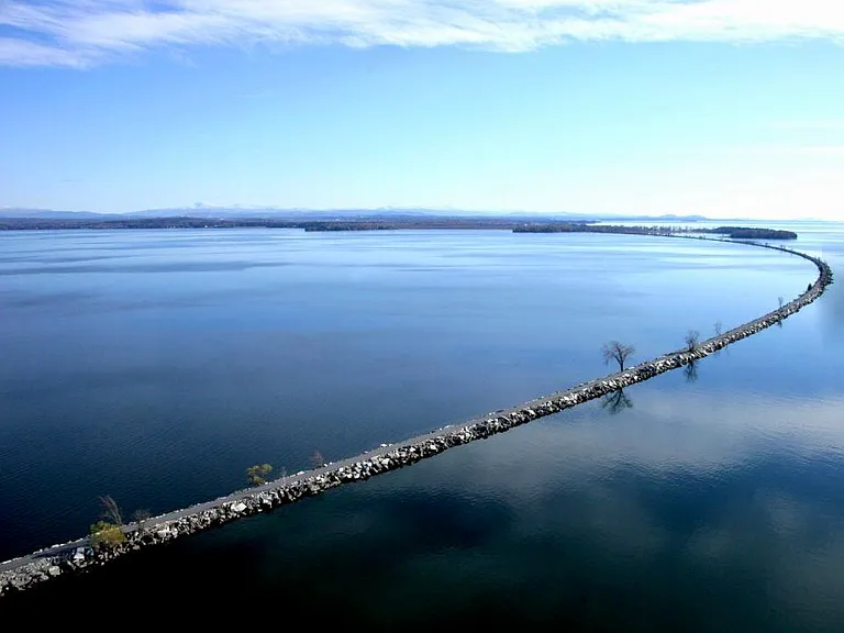 The causeway bike path is a 5 minute bike ride away ... a beautiful weekend of bike riding all the way across the bike ferry to South Hero awaits you.