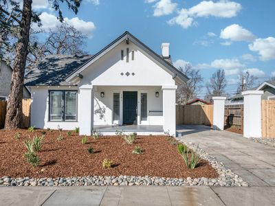 701 E Clinton Ave, Fresno, CA, 93704