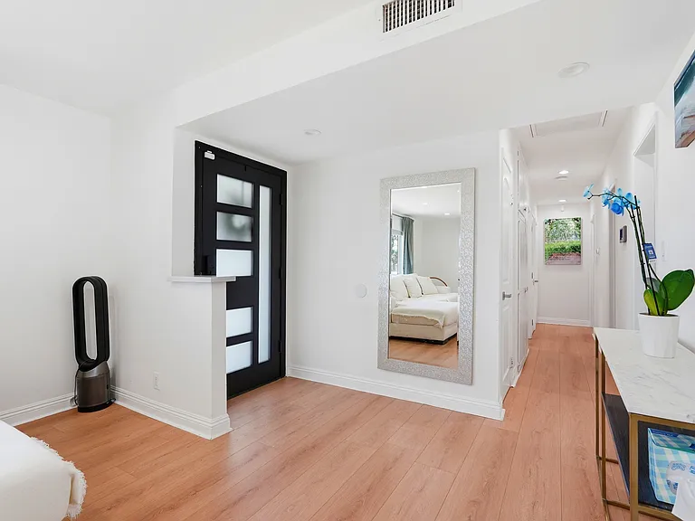 4563 Hempstead St — Photo 8