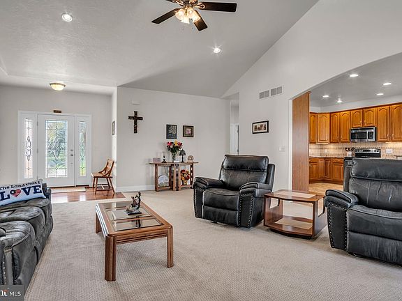 4th image of 118 Spring Rd