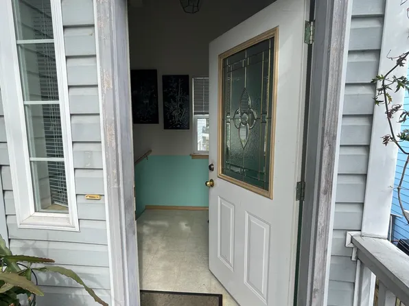 1250 SW 119th St, Seattle, WA 98146