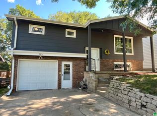 2636 S Rustin St, Sioux City, IA 51106