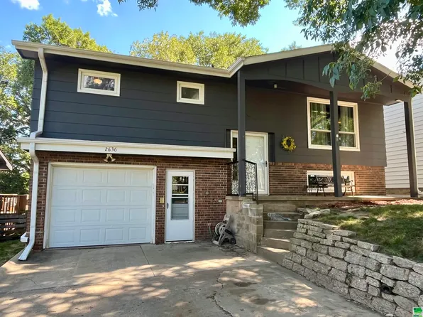 2636 S Rustin St, Sioux City, IA 51106