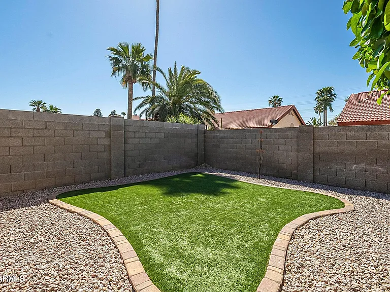 11055 E Clinton St — Photo 40
